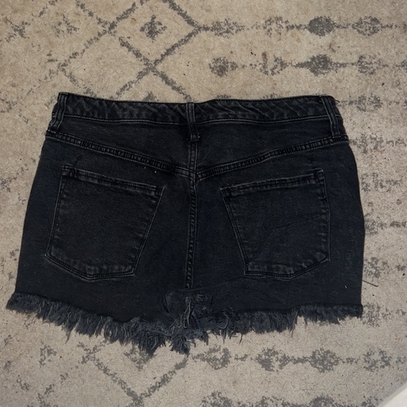 Mossimo High Rise Short - Picture 2 of 2